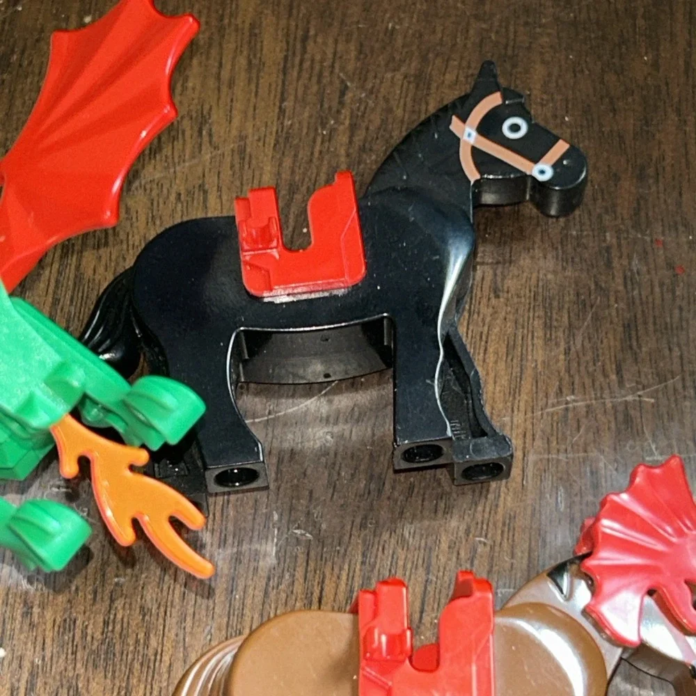 Vintage Lego Castle Minifigure Lot With Dragon Merlin & Horses‎